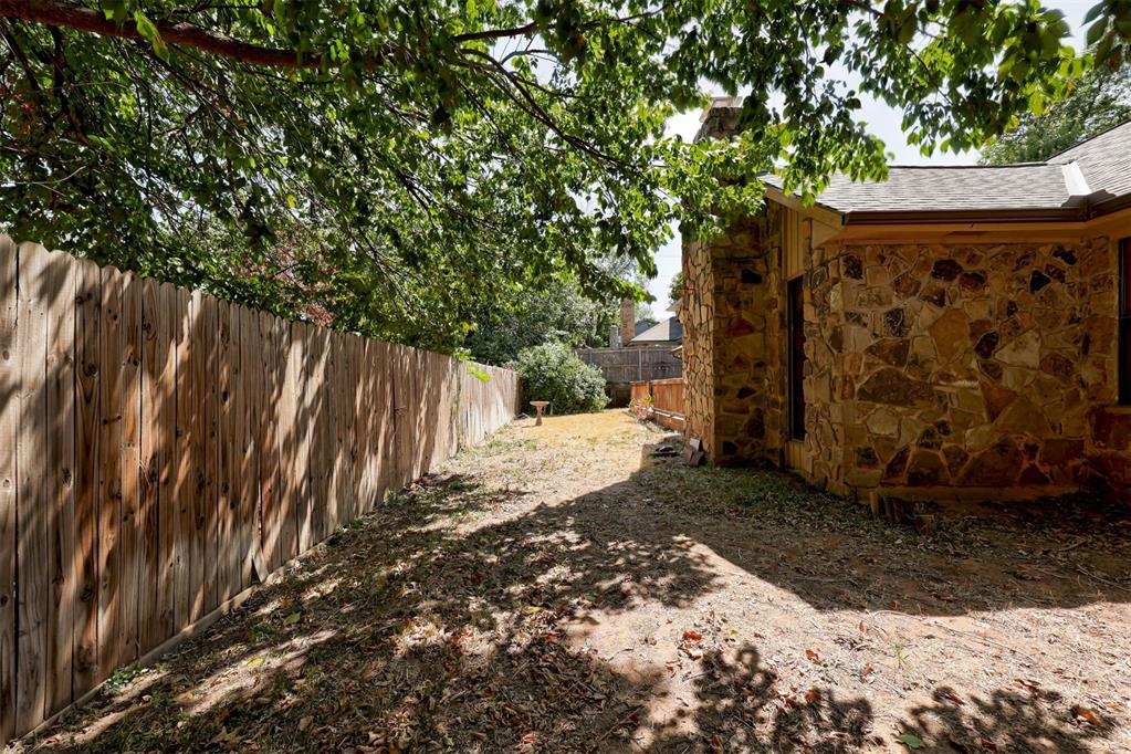 2104 Bent Twig Circle Property Photo 42
