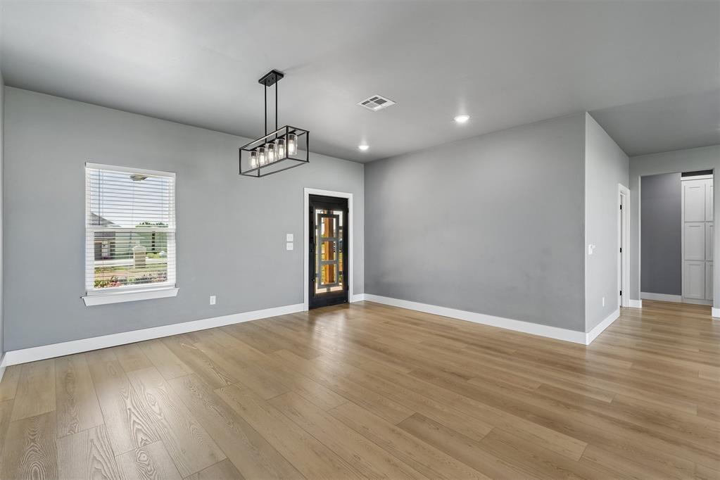 4930 Meadow Drive Property Photo 3