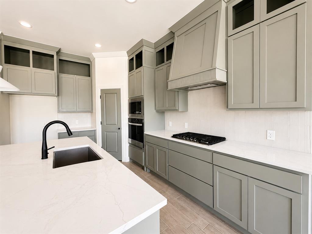 5009 Vine Cliff Road Property Photo 5
