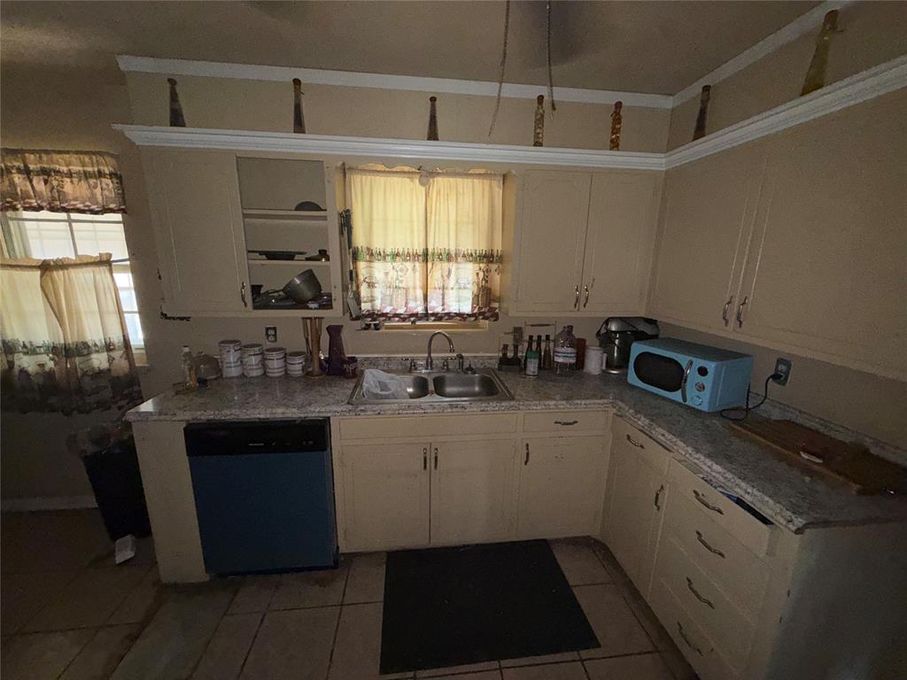 1300 Ne 47th Street Property Photo 8