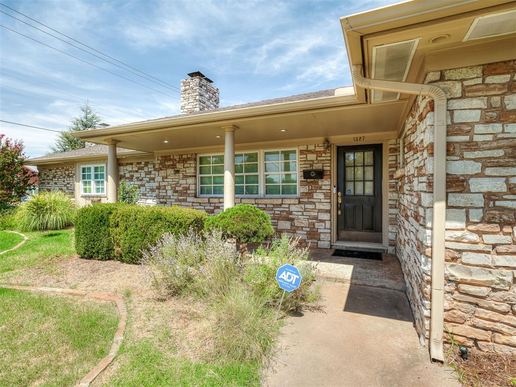 1327 W Wilshire Boulevard Property Photo 4