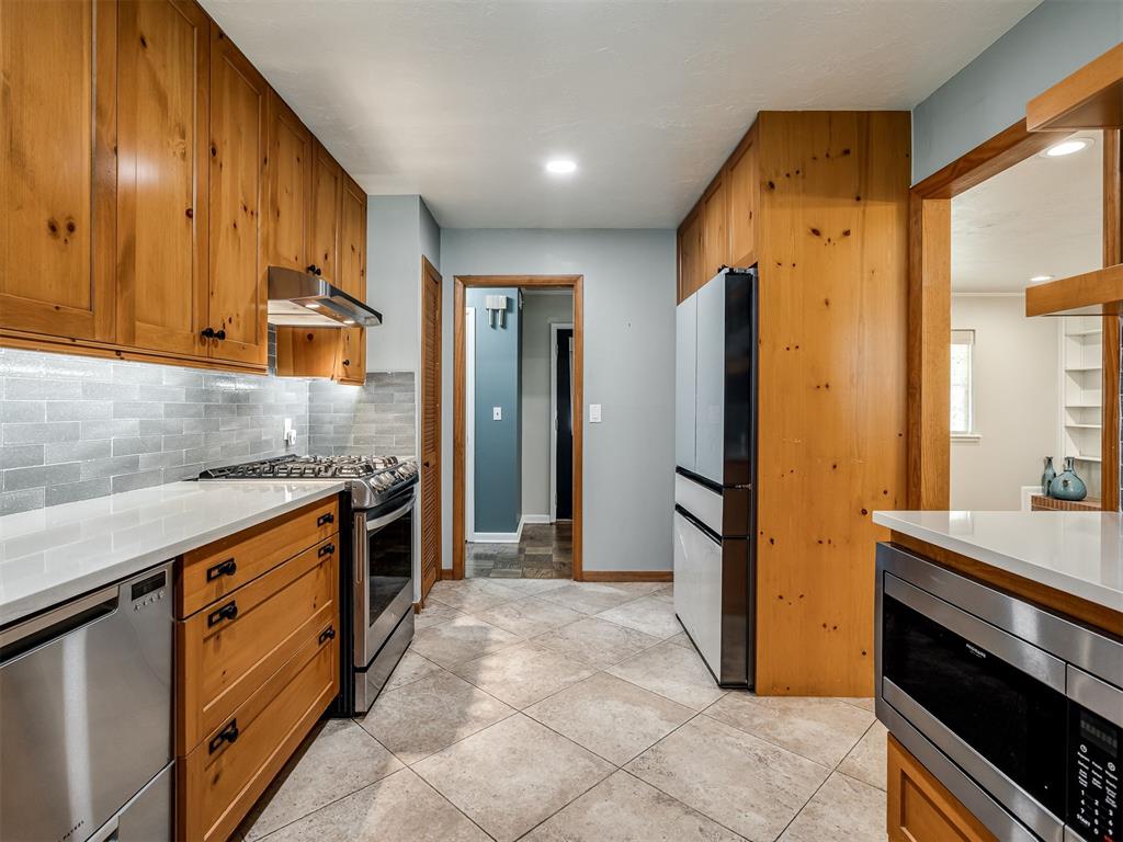 1327 W Wilshire Boulevard Property Photo 17