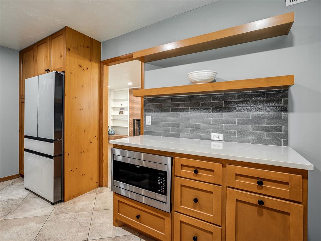 1327 W Wilshire Boulevard Property Photo 18
