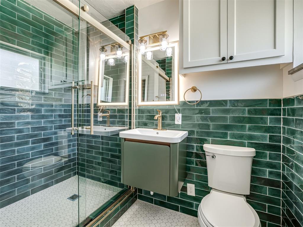 1327 W Wilshire Boulevard Property Photo 24