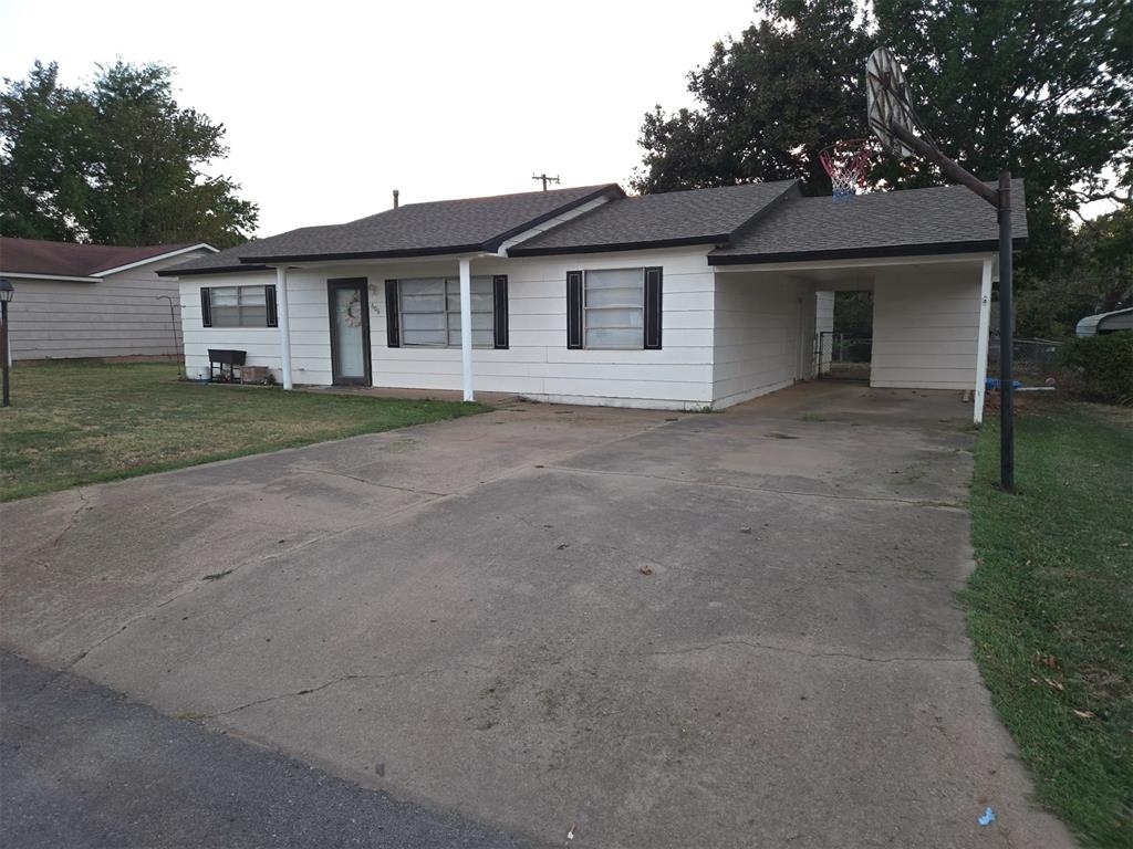 606 N Cedar Avenue
