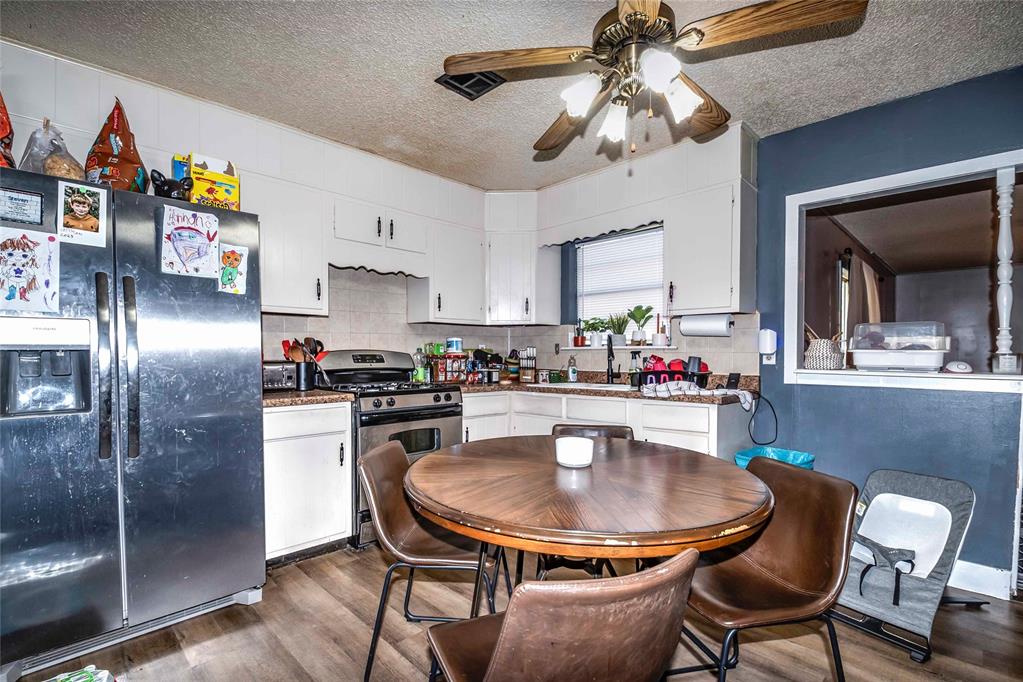 606 N Cedar Avenue Property Photo 4