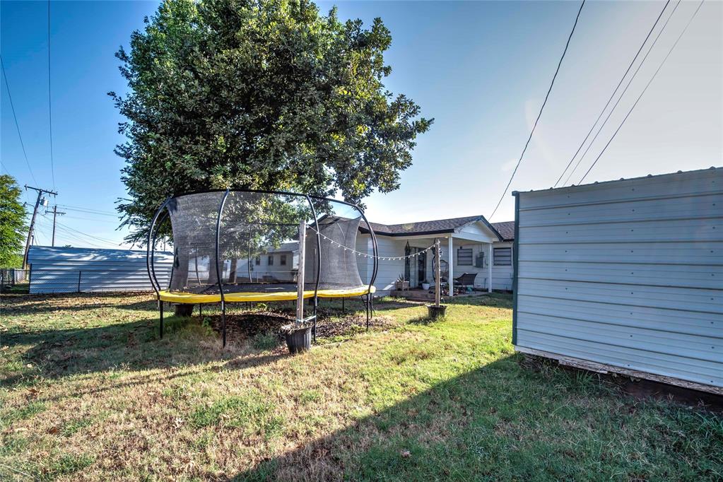 606 N Cedar Avenue Property Photo 19