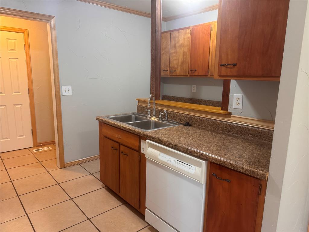 117 Ann Arbor Drive Property Photo 3