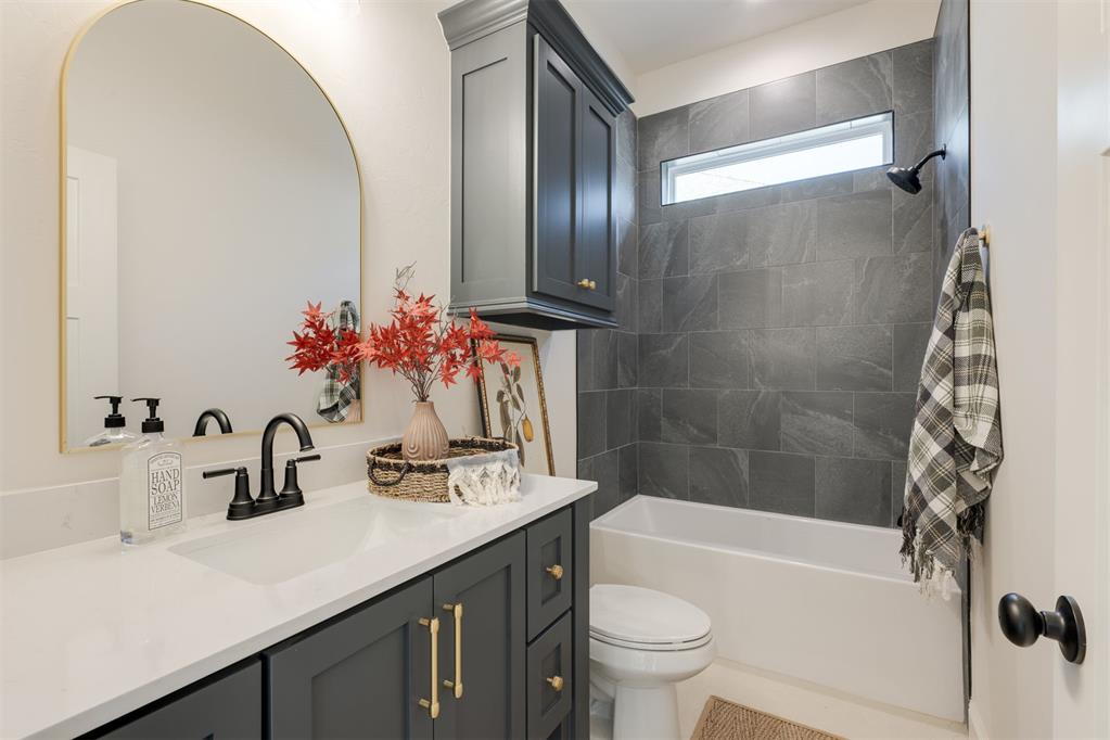 1917 Parkwood Avenue Property Photo 6