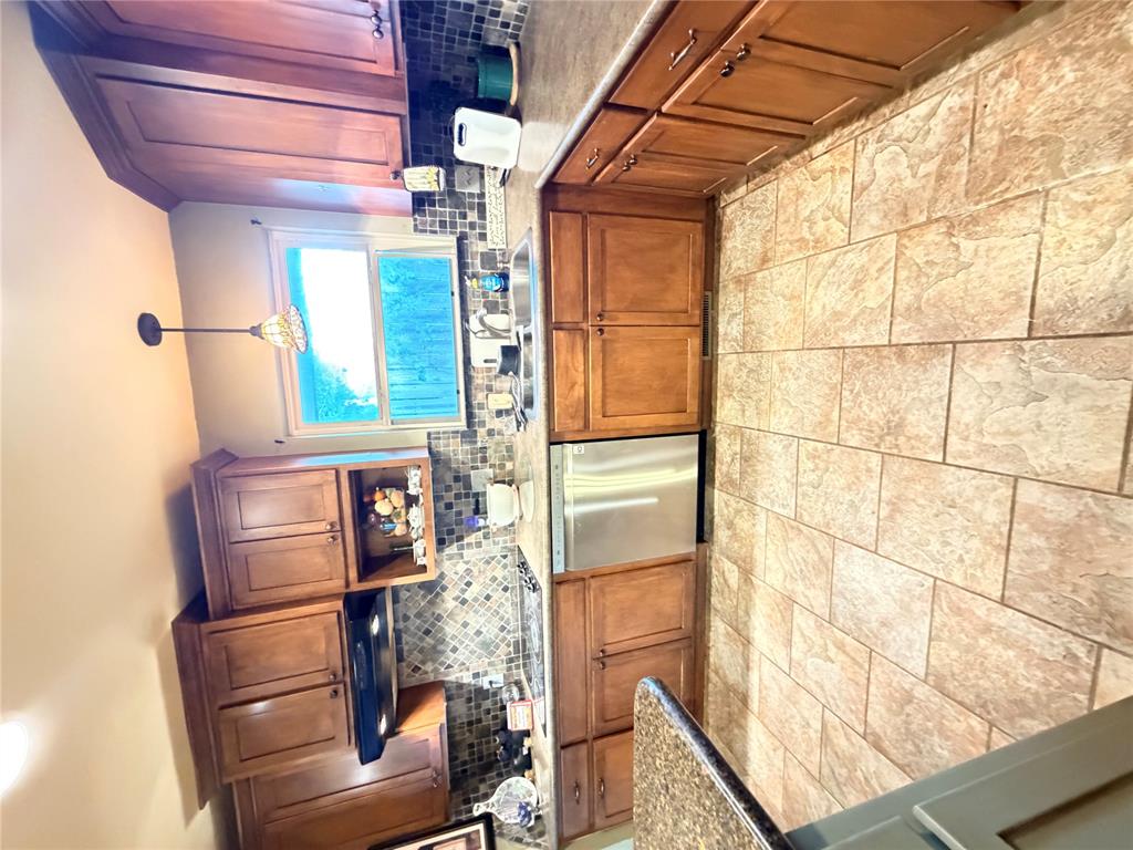 5015 N Vermont Avenue Property Photo 10