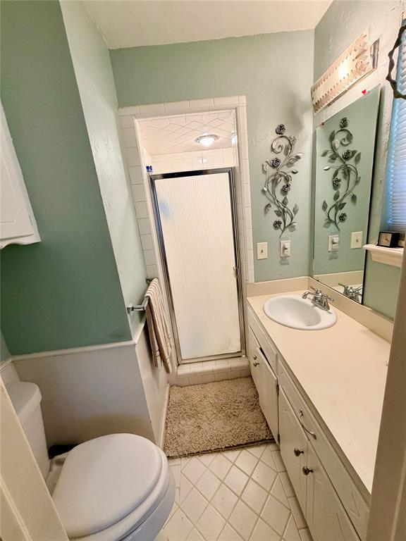 5015 N Vermont Avenue Property Photo 12