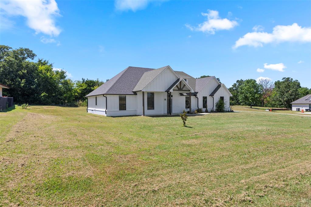 11939 County Road 3513 Loop Property Photo 2