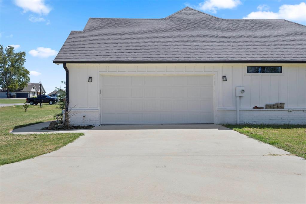11939 County Road 3513 Loop Property Photo 6