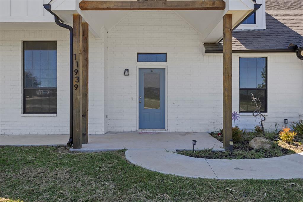 11939 County Road 3513 Loop Property Photo 7