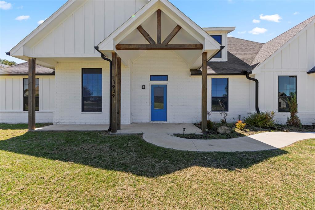 11939 County Road 3513 Loop Property Photo 8