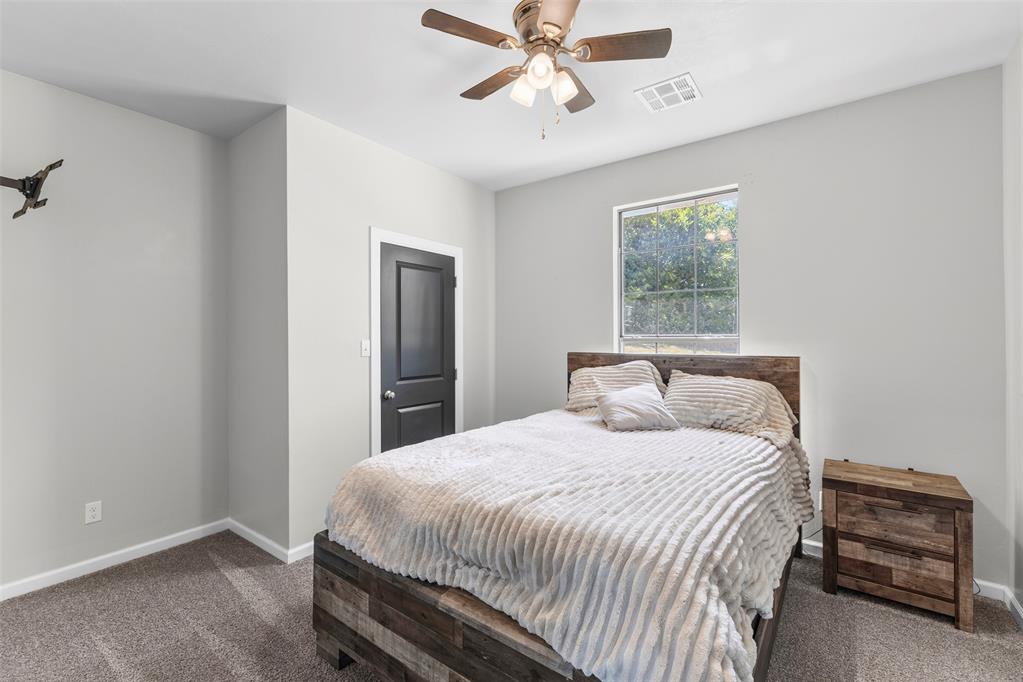 11939 County Road 3513 Loop Property Photo 31