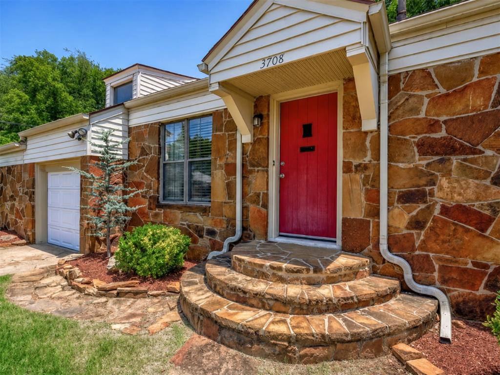 1246025 Property Photo 1