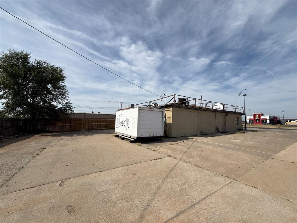 5912 S Shields Boulevard Property Photo 3
