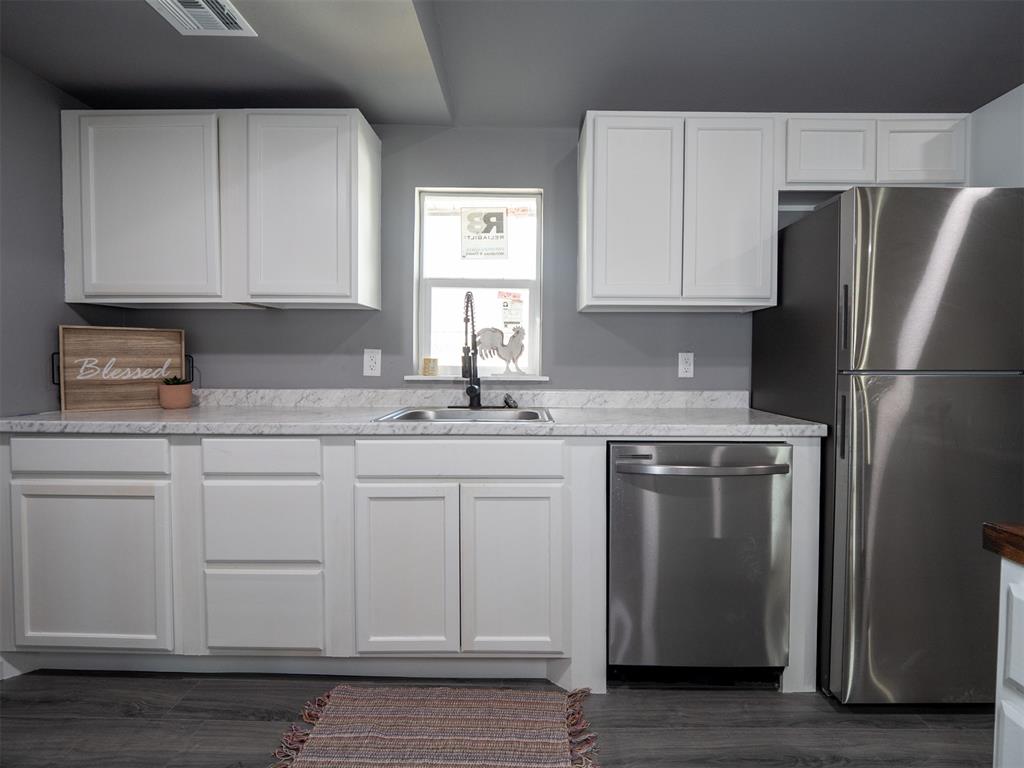 628 S Philadelphia Avenue Property Photo 7