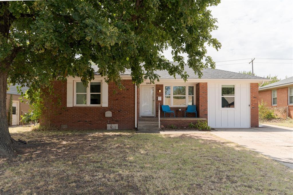 1908 Churchill Way Property Photo 3