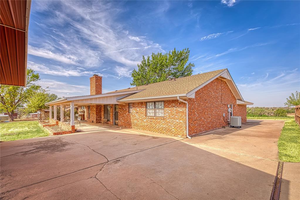 1509 N Temple Street Property Photo 4