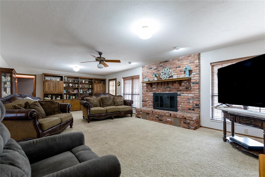 1509 N Temple Street Property Photo 6