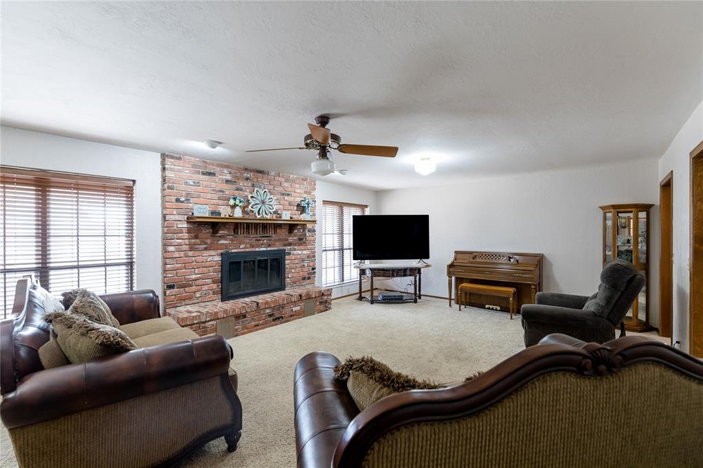 1509 N Temple Street Property Photo 7