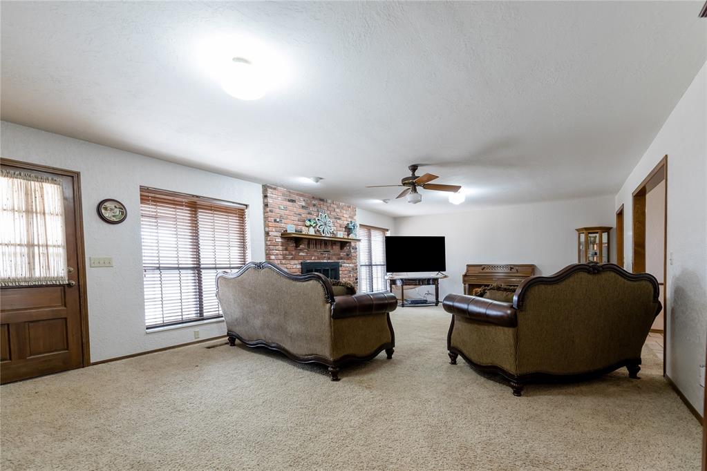 1509 N Temple Street Property Photo 8