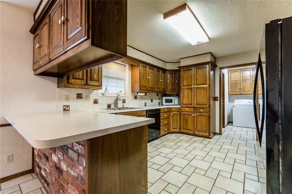 1509 N Temple Street Property Photo 10