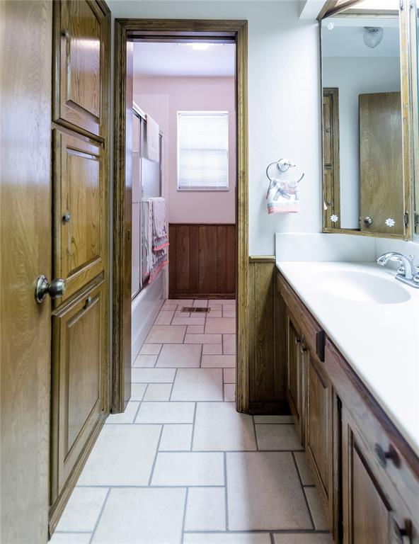 1509 N Temple Street Property Photo 16