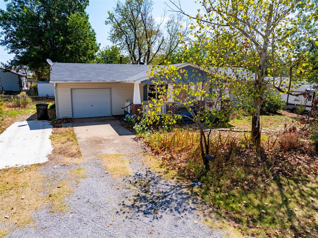 1004 Birch Street Property Photo 2