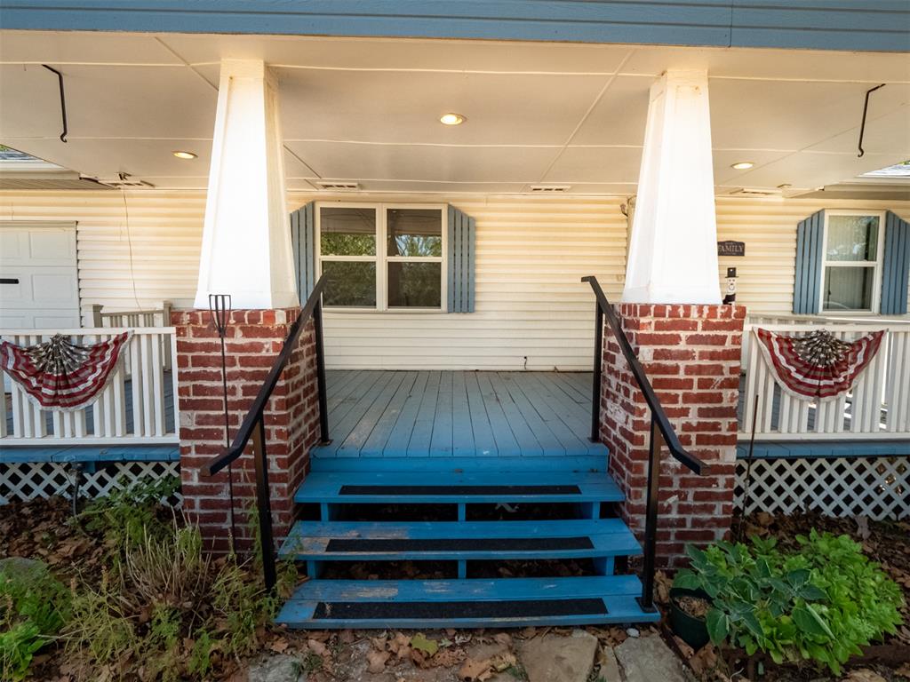 1004 Birch Street Property Photo 3
