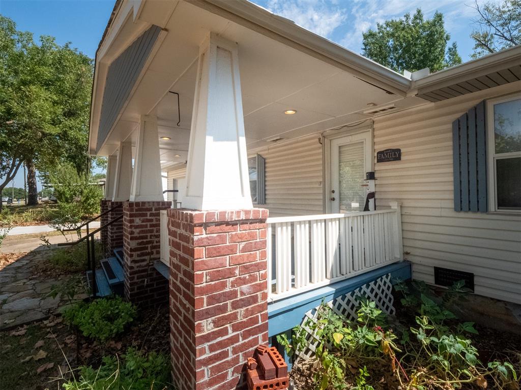 1004 Birch Street Property Photo 4
