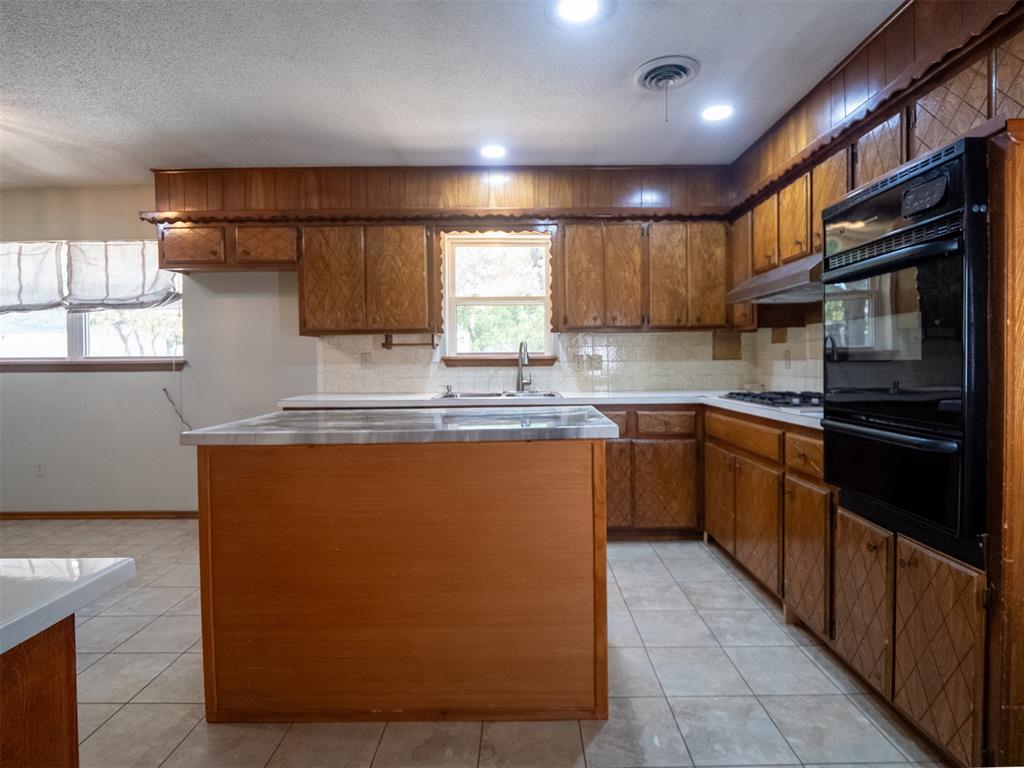 1004 Birch Street Property Photo 6