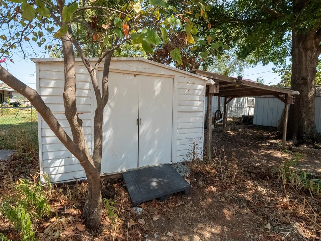 1004 Birch Street Property Photo 10