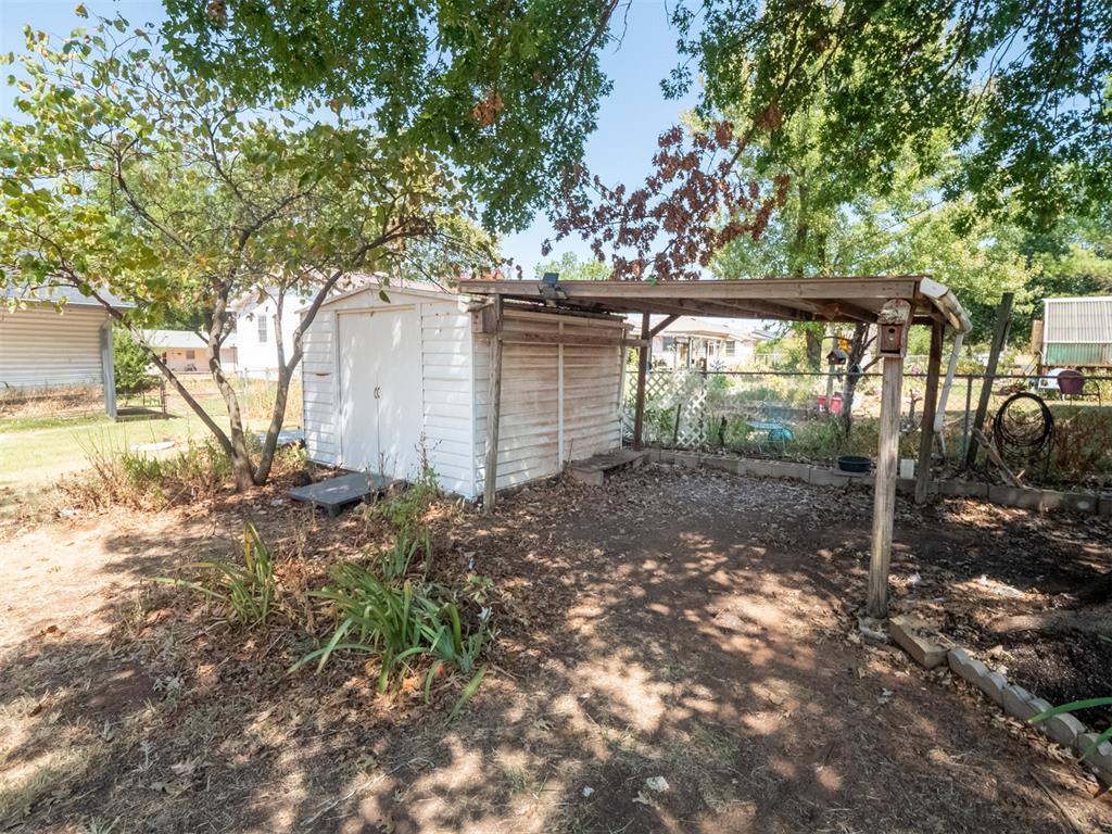1004 Birch Street Property Photo 12