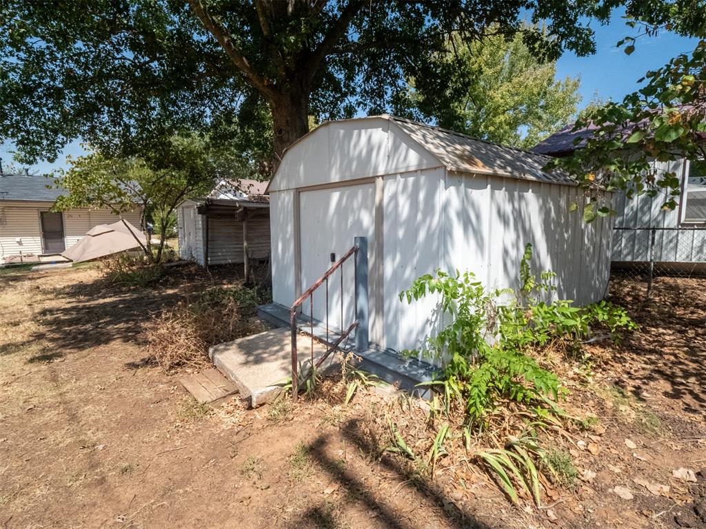 1004 Birch Street Property Photo 14