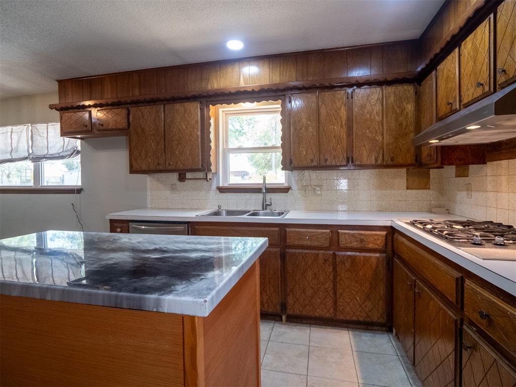 1004 Birch Street Property Photo 18