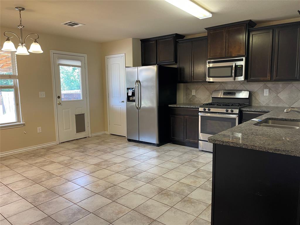 7324 Nw 148th Street Property Photo 10