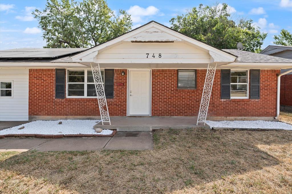 748 N Markwell Avenue Property Photo 7