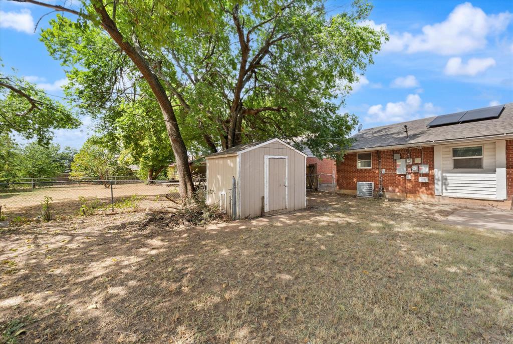 748 N Markwell Avenue Property Photo 37