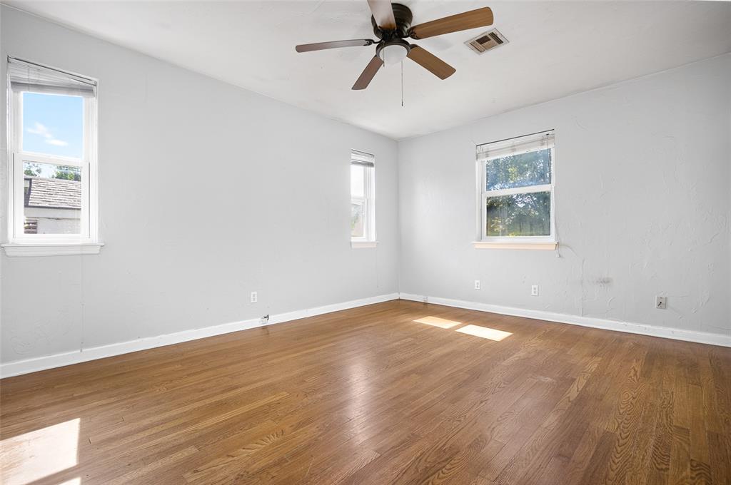 1246103 Property Photo 5