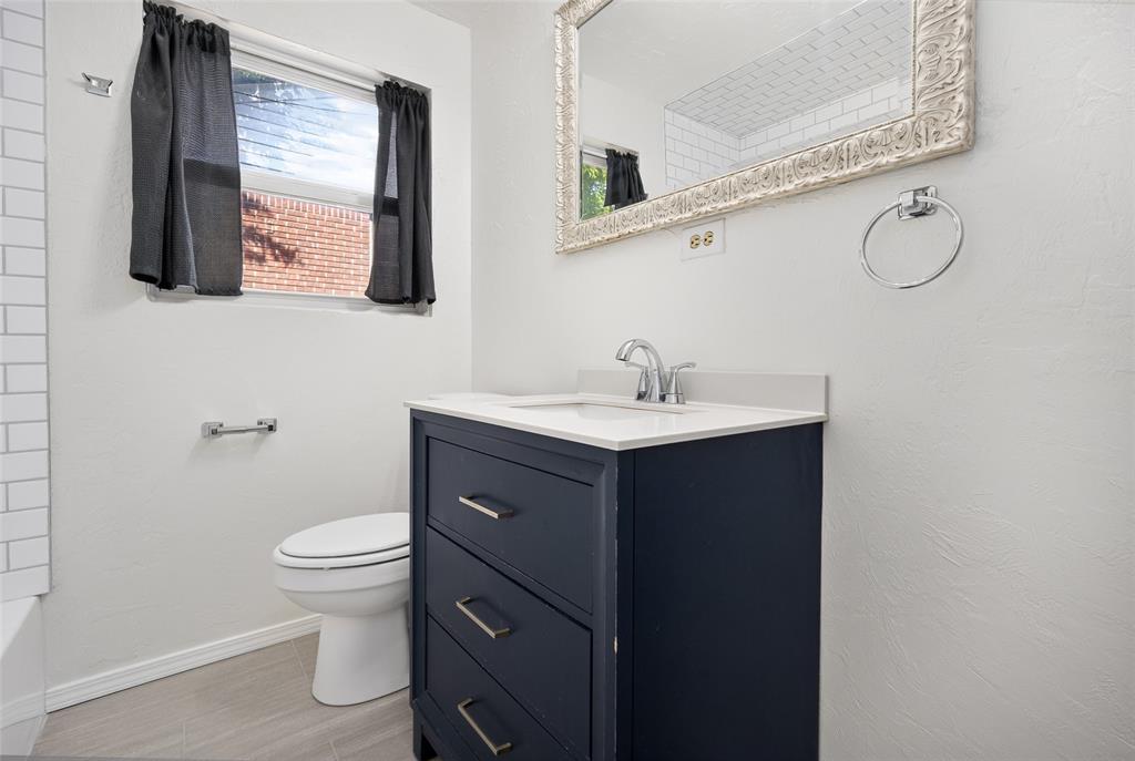 1246103 Property Photo 7