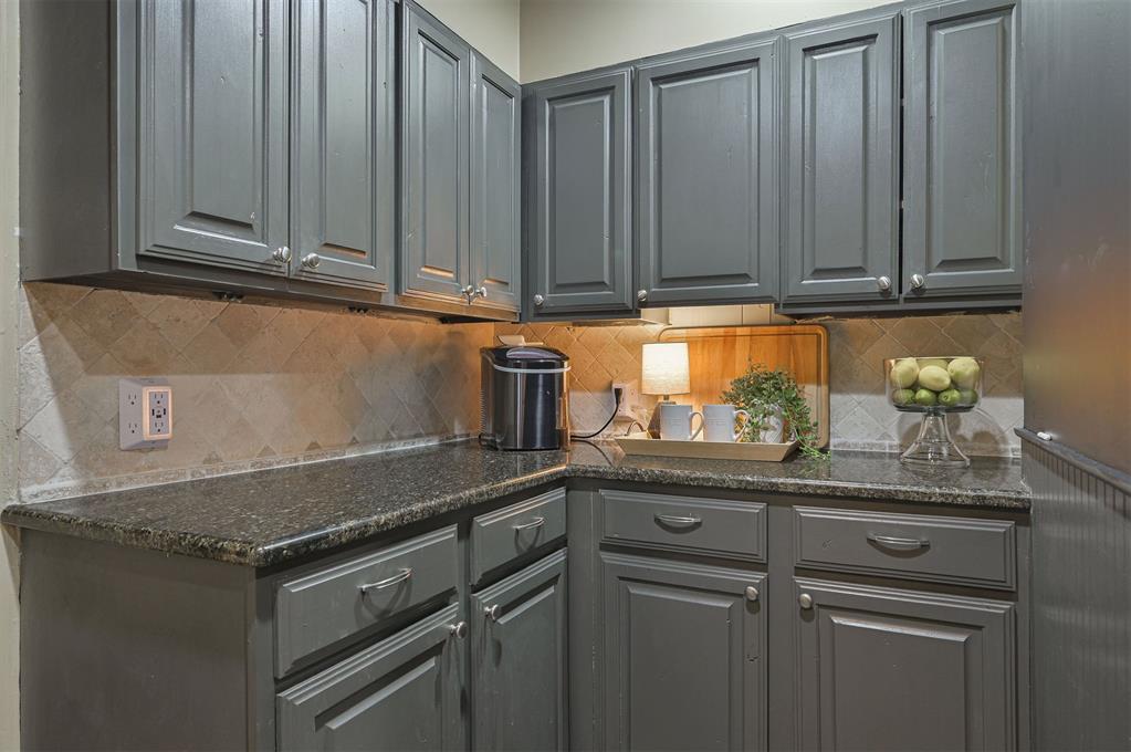 11416 Wolf Creek Road Property Photo 14