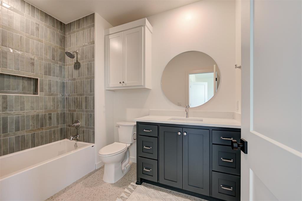 2432 Amante Court Property Photo 32