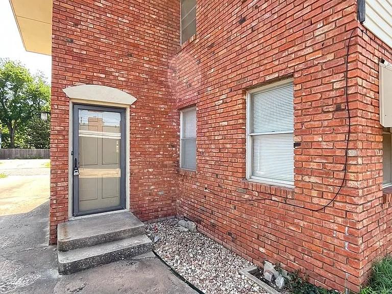 3617 N Drexel Boulevard Property Photo 1