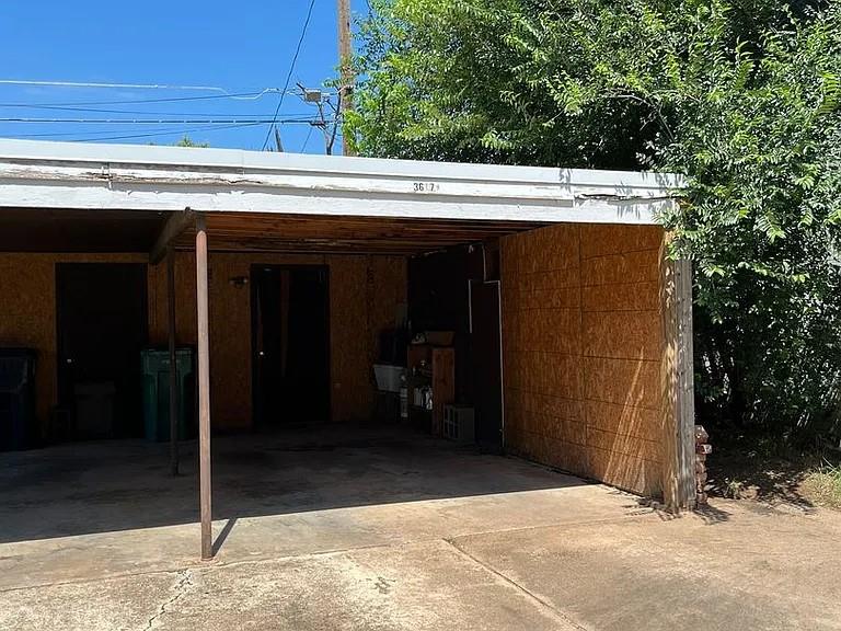 3617 N Drexel Boulevard Property Photo 16
