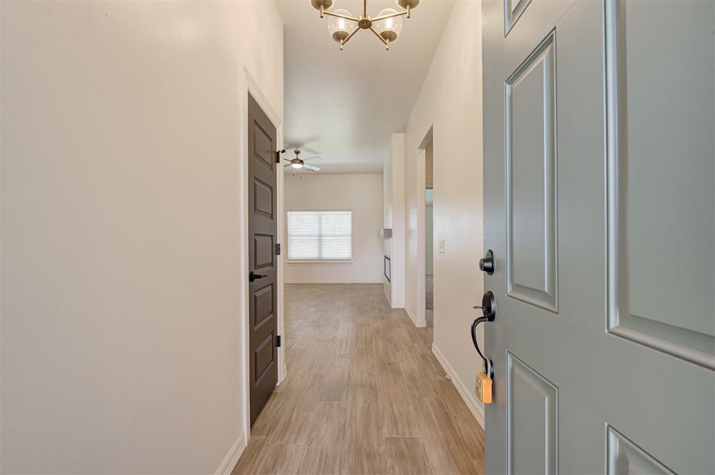 12008 Nw 120th Street Property Photo 4