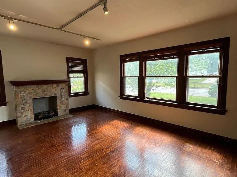 1414 N Drexel Boulevard Property Photo 2