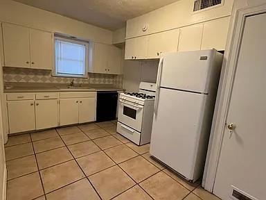 1414 N Drexel Boulevard Property Photo 6